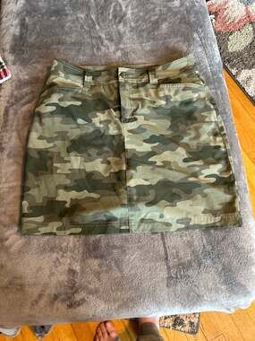 eddie bauer skort size 4 camo